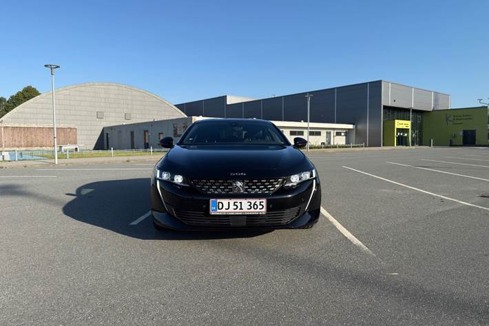 Sort Peugeot 508 fra 2022