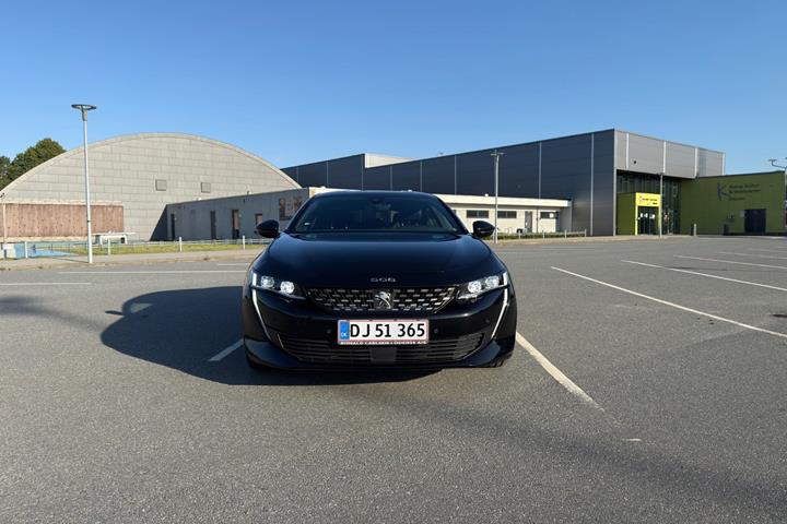Sort Peugeot 508 fra 2022