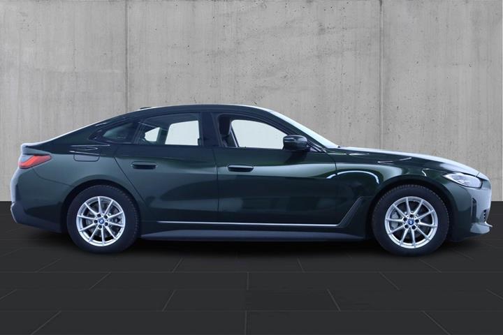 Grøn BMW i4 fra 2023