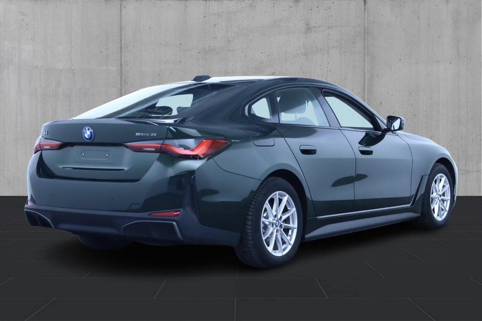 Grøn BMW i4 fra 2023