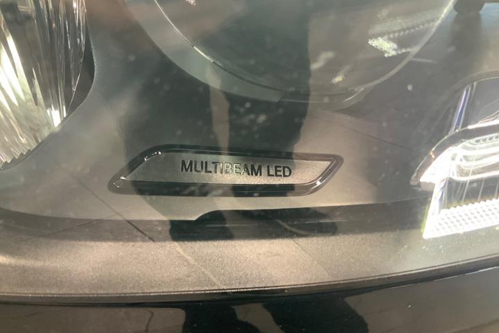 Sort Mercedes GLC300 fra 2020