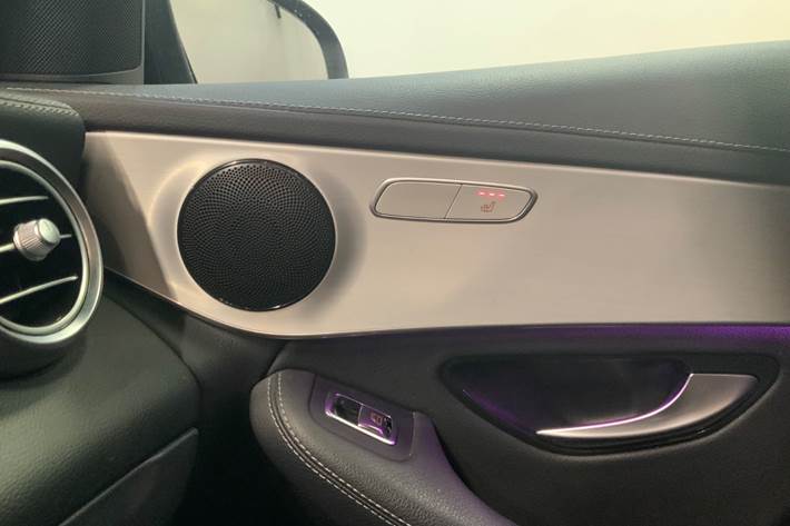 Sort Mercedes GLC300 fra 2020
