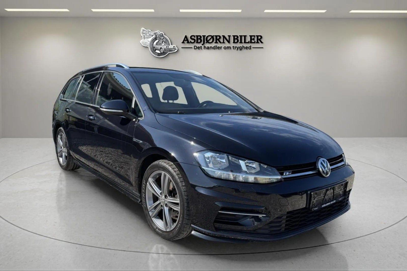 Sort VW Golf VII fra 2020