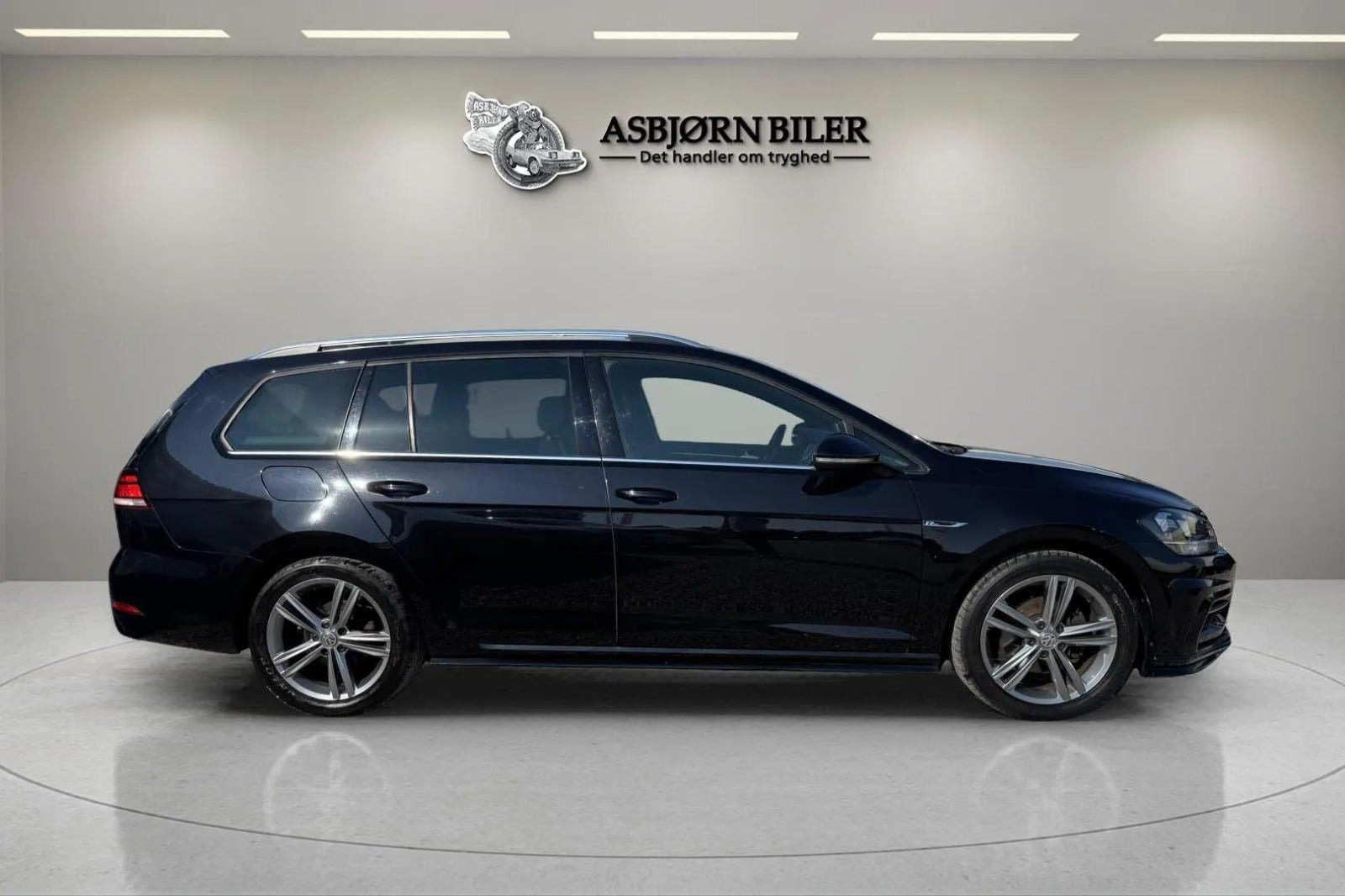 Sort VW Golf VII fra 2020