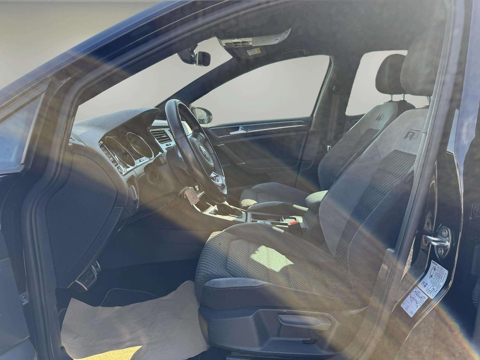 Sort VW Golf VII fra 2020