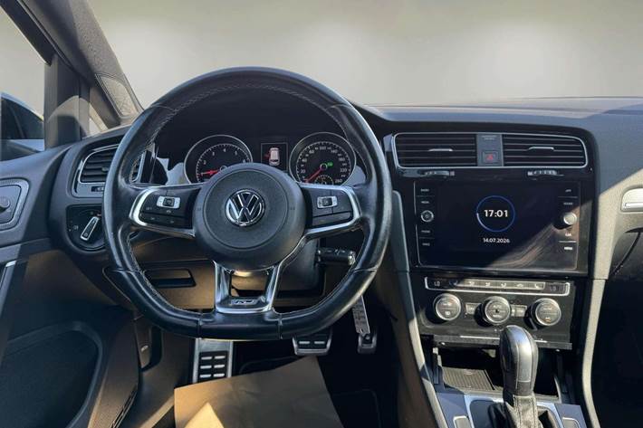 Sort VW Golf VII fra 2020