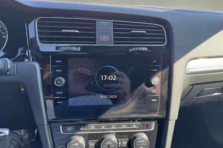 Sort VW Golf VII fra 2020