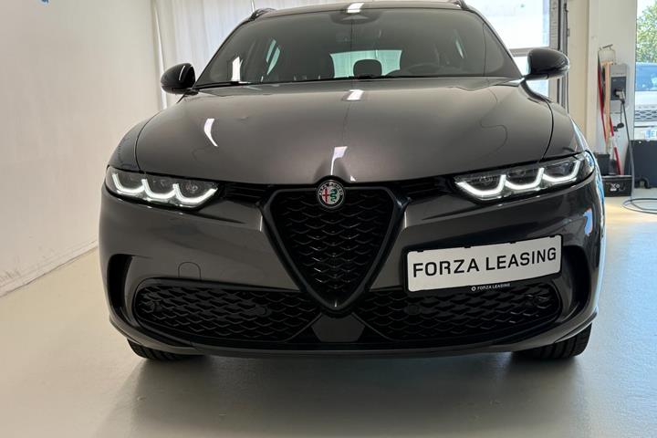Grå Alfa Romeo Tonale fra 2023