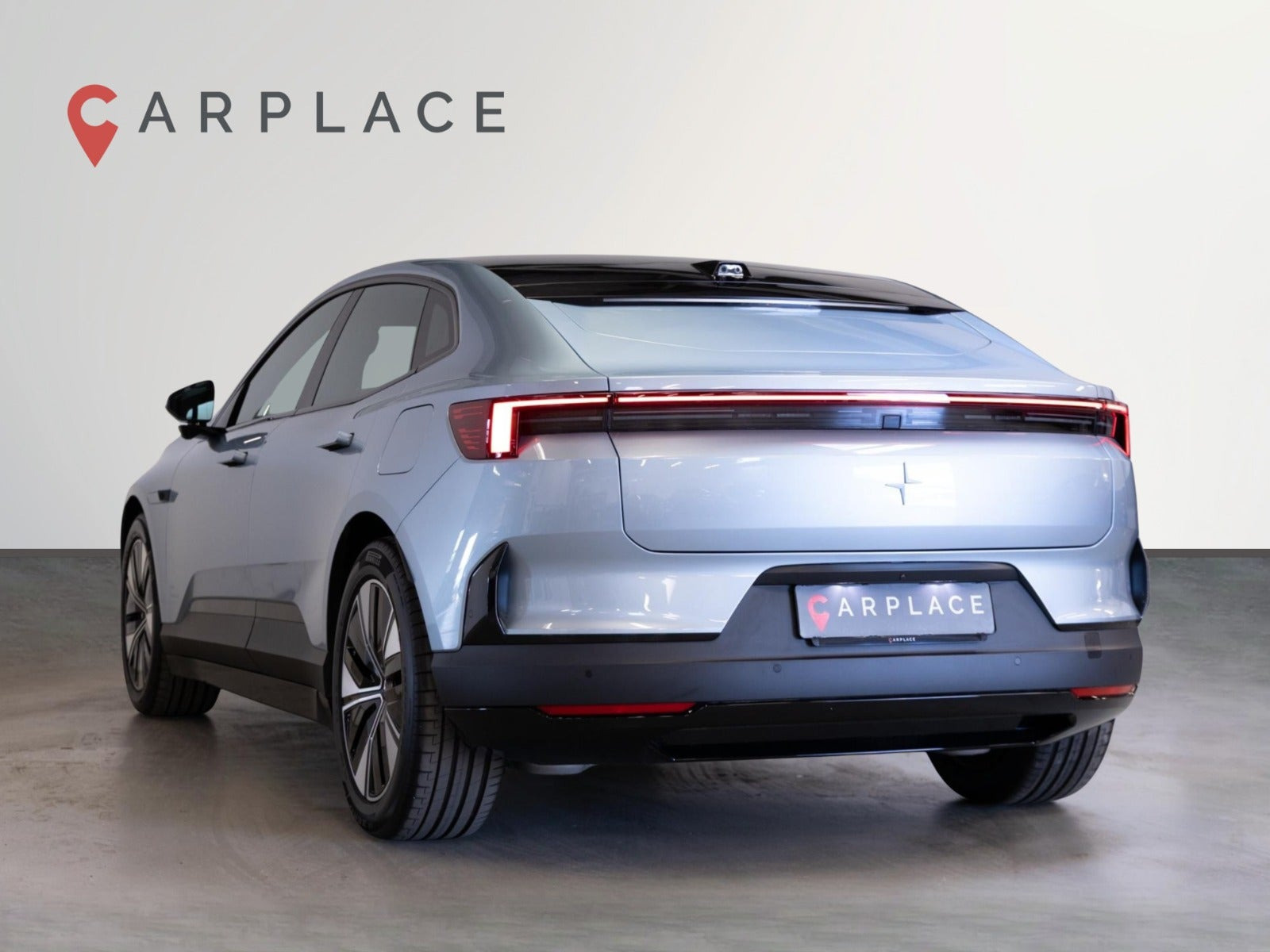 Blå Polestar 4 fra 2025