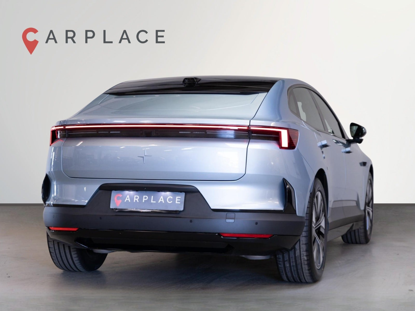 Blå Polestar 4 fra 2025
