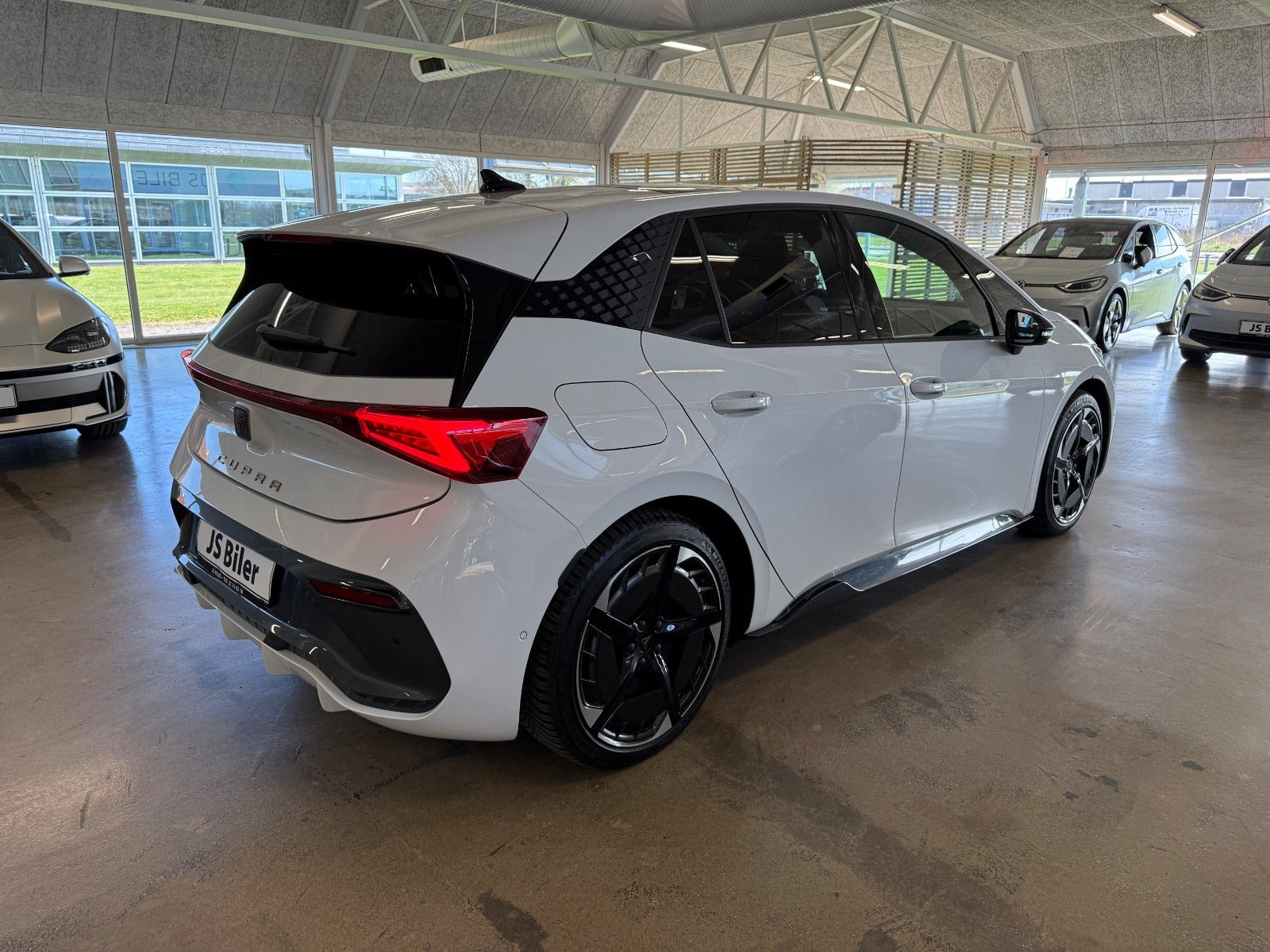 Hvid Cupra Born fra 2025