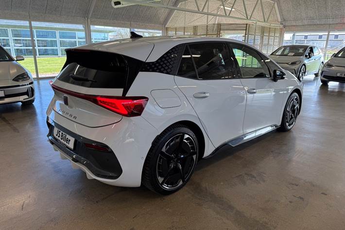 Hvid Cupra Born fra 2025