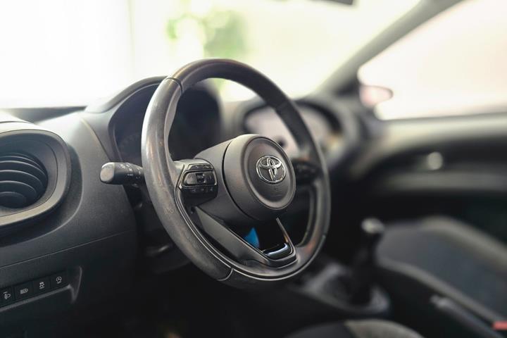 Hvid Toyota Aygo X fra 2023