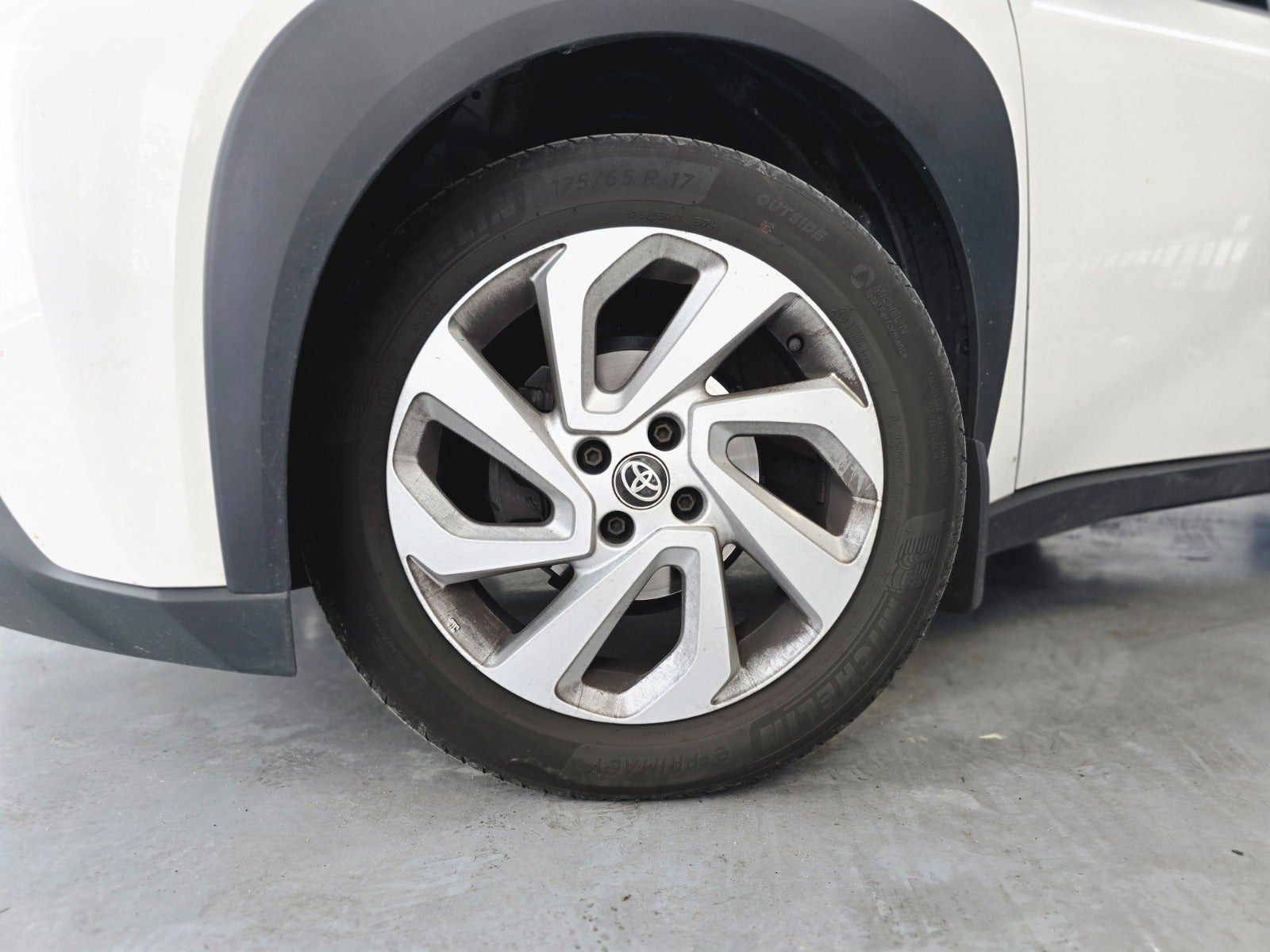 Hvid Toyota Aygo X fra 2023