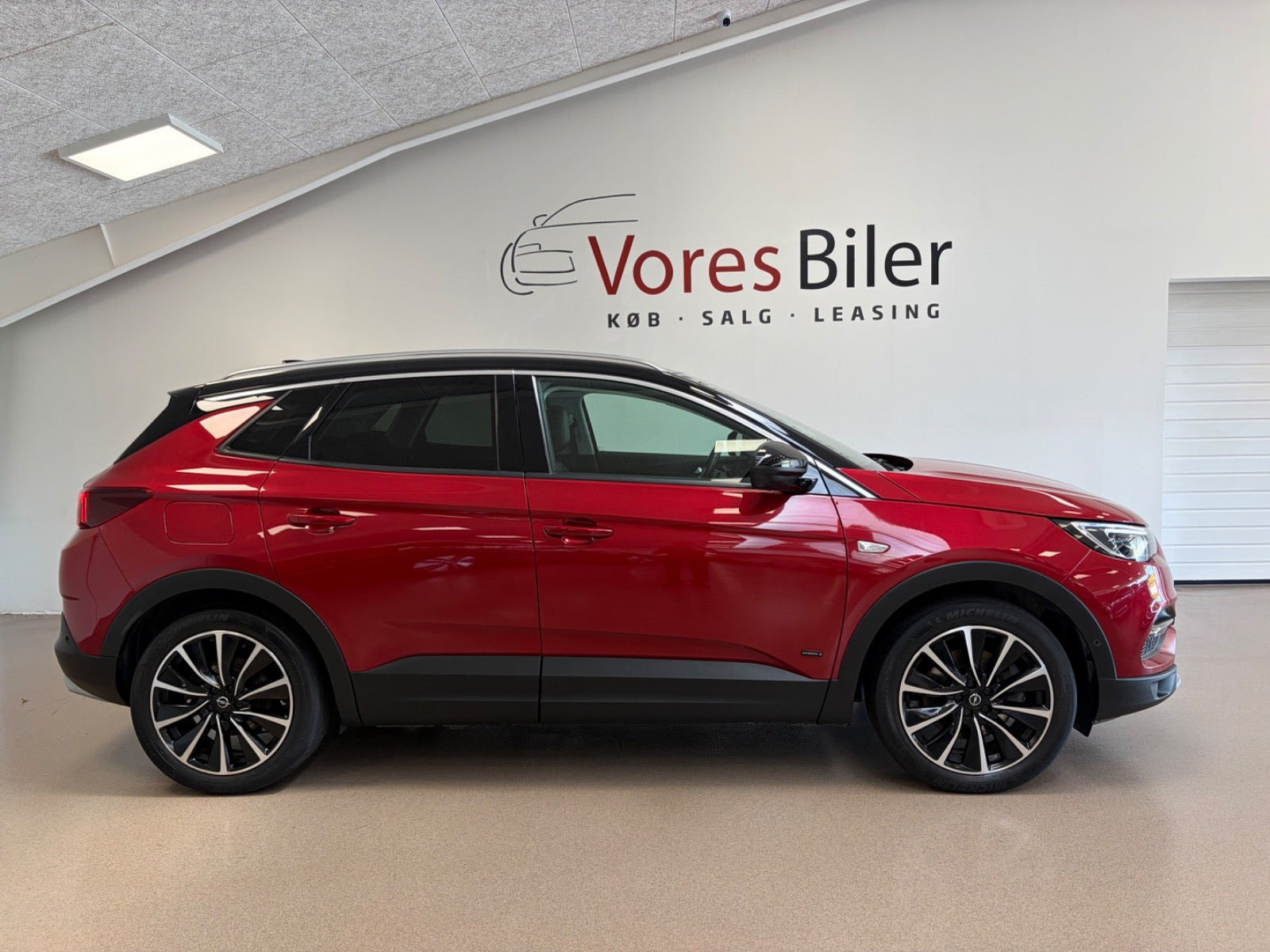 Grå Opel Grandland X fra 2020