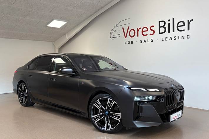 Sort BMW i7 fra 2023