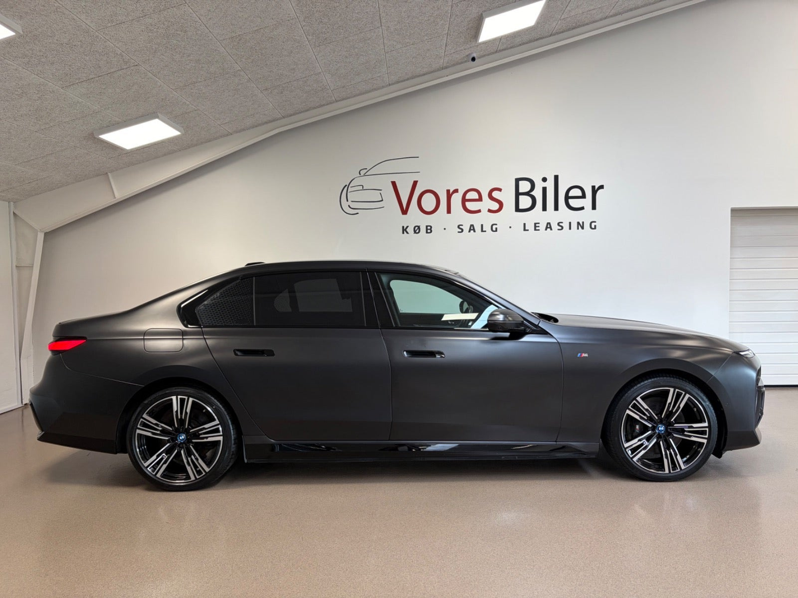 Sort BMW i7 fra 2023