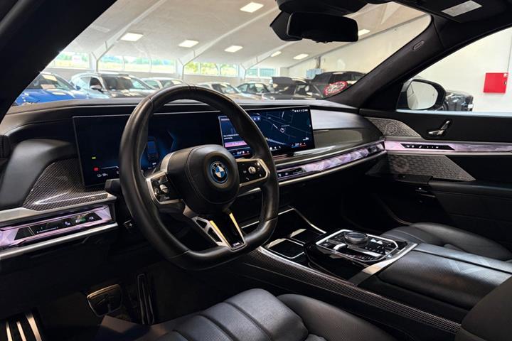 Sort BMW i7 fra 2023