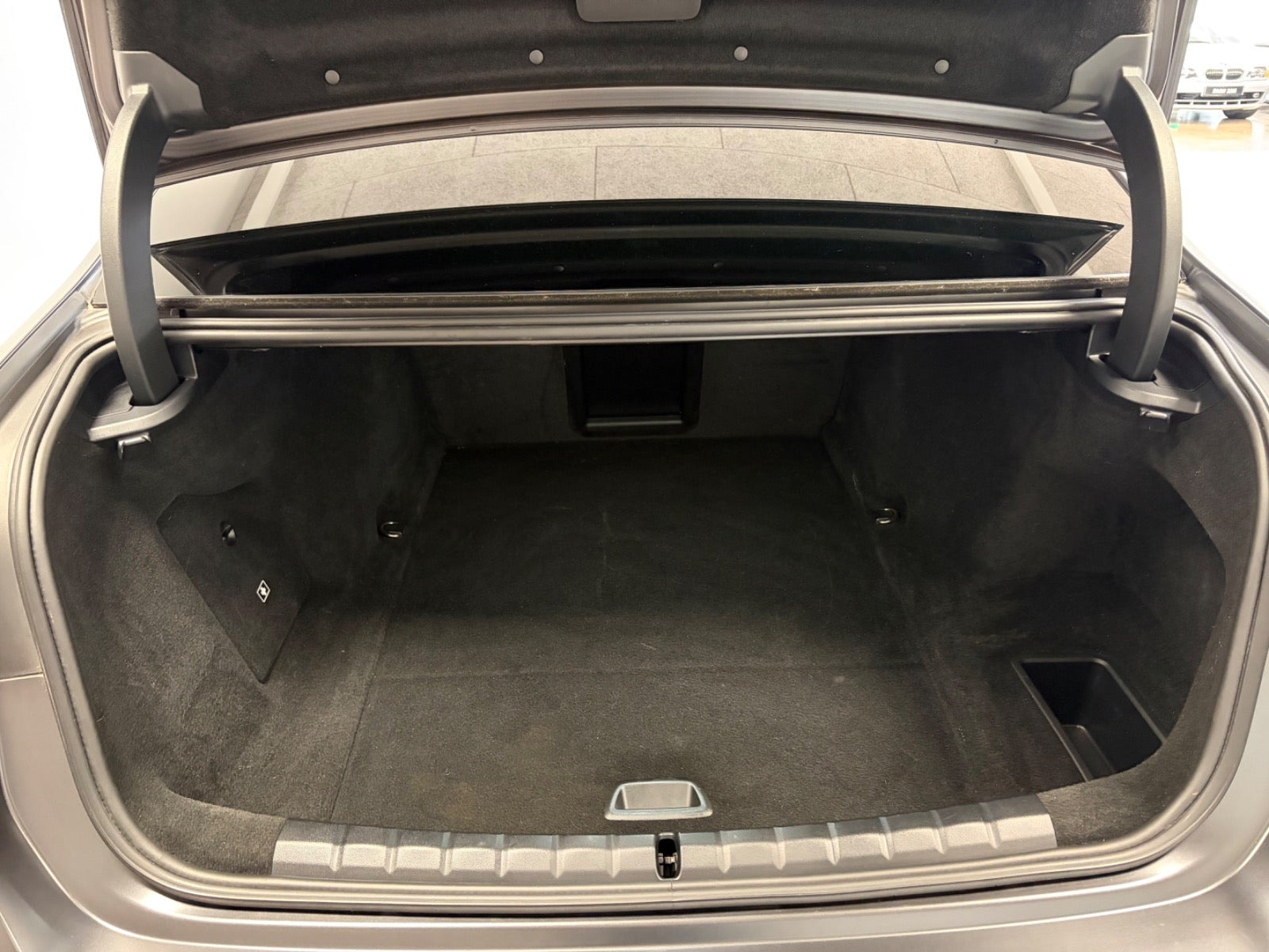 Sort BMW i7 fra 2023