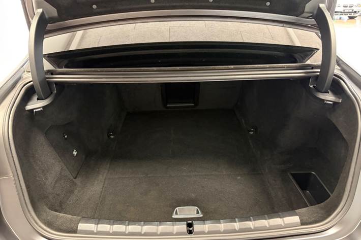 Sort BMW i7 fra 2023