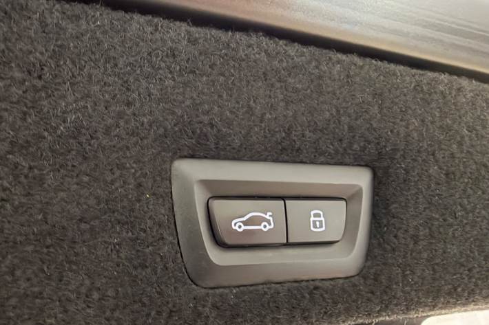 Sort BMW i7 fra 2023