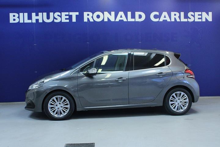 Grå Peugeot 208 fra 2019