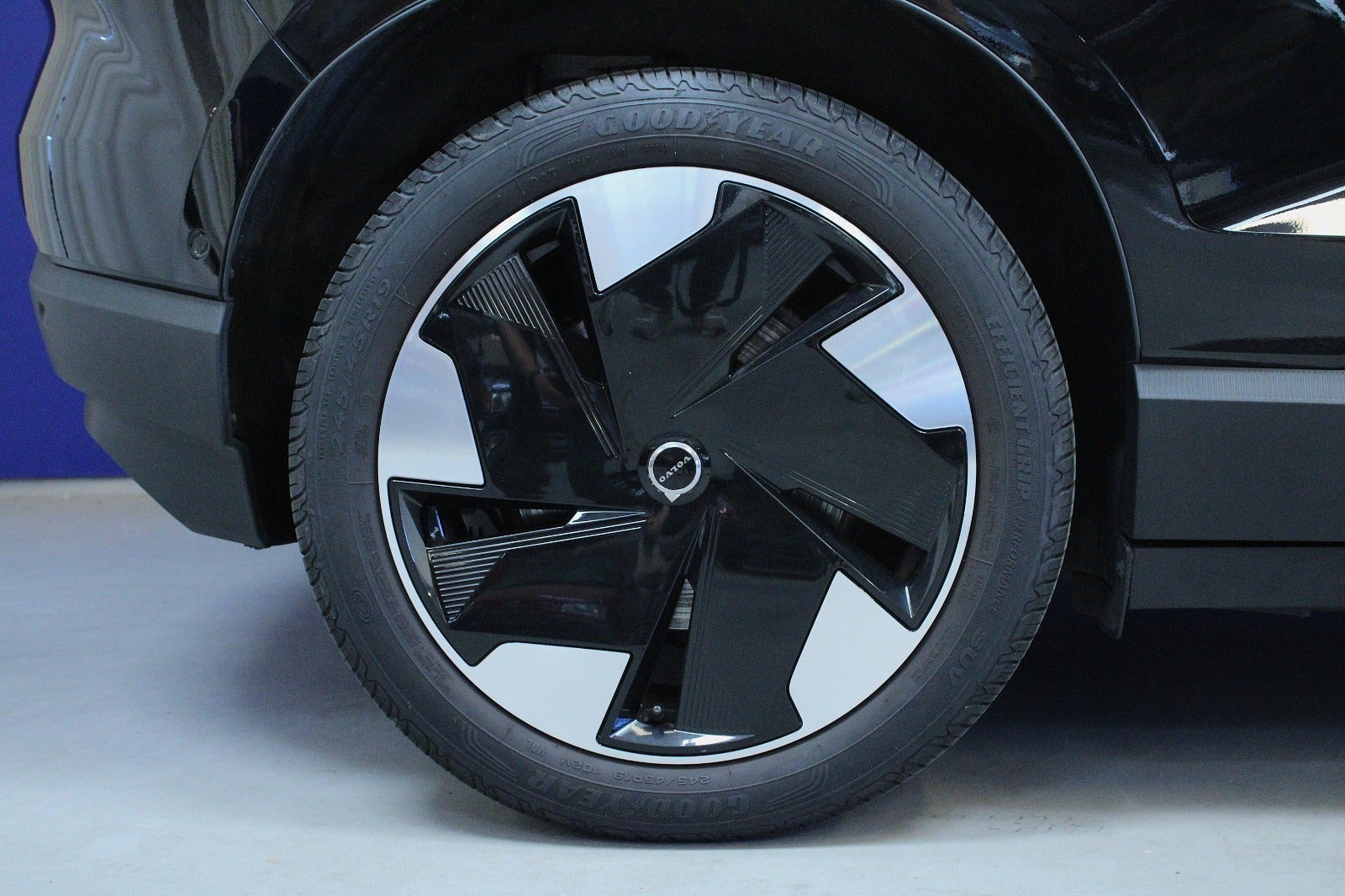 Sort Volvo EX30 fra 2024
