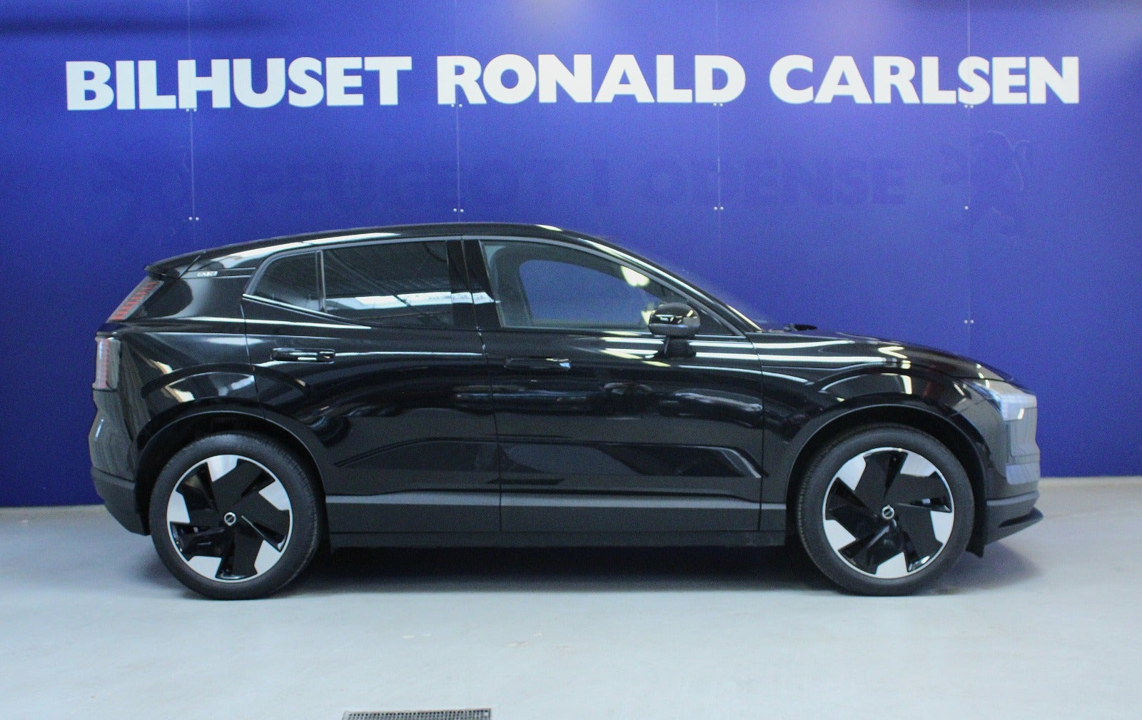 Sort Volvo EX30 fra 2024