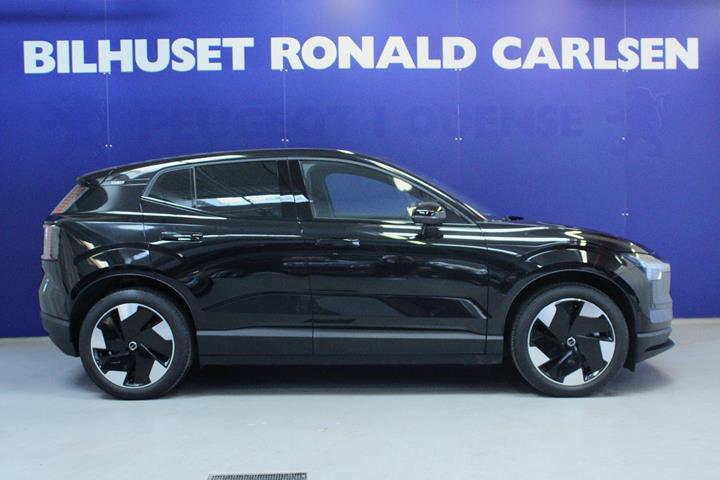 Sort Volvo EX30 fra 2024