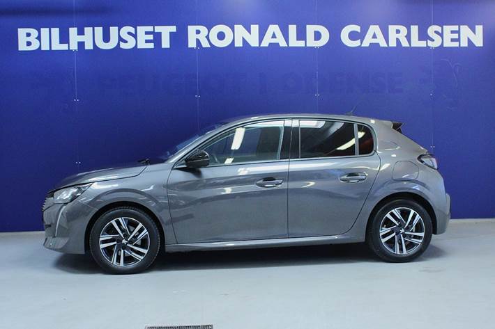 Grå Peugeot 208 fra 2022