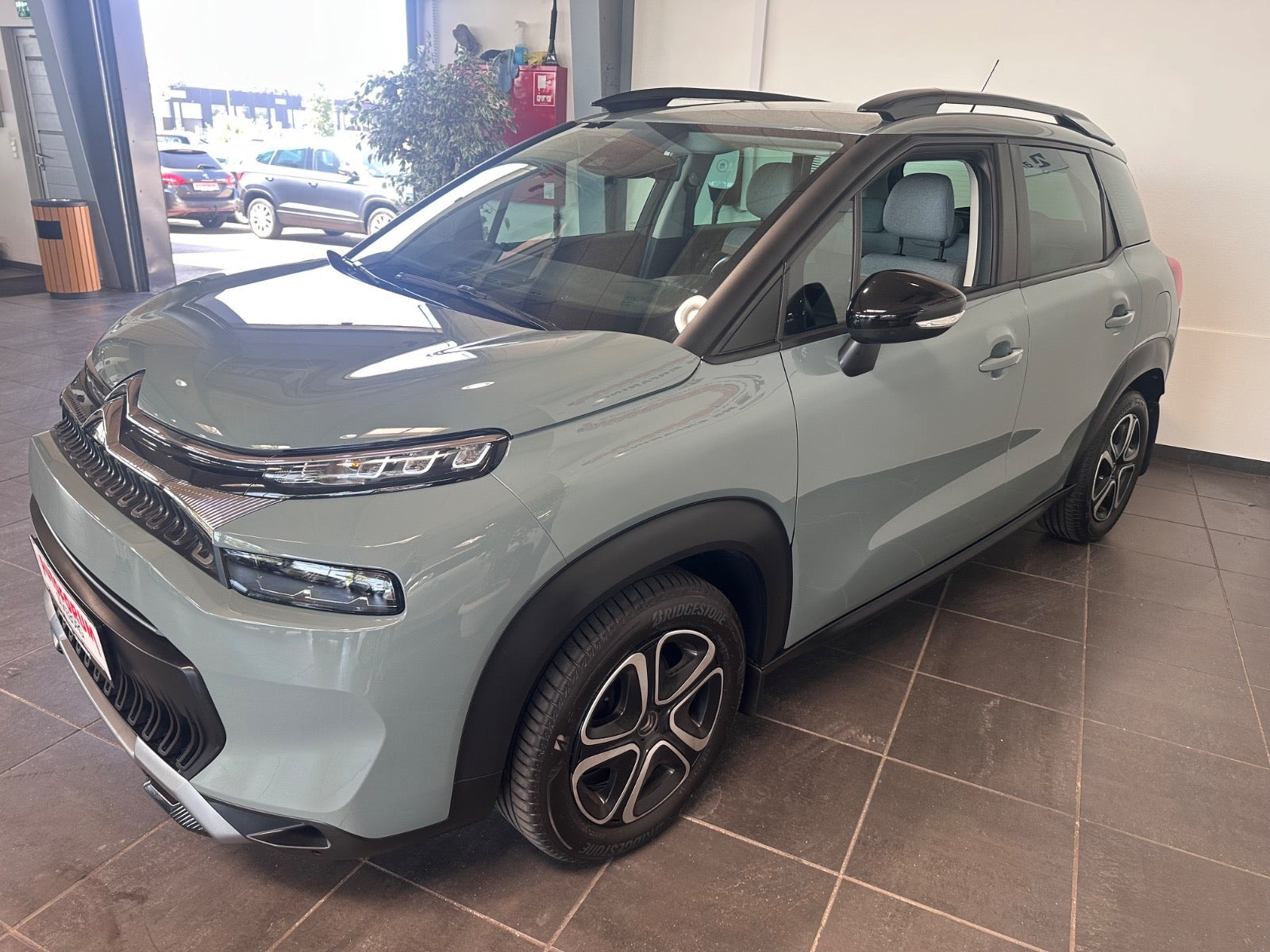 Grå Citroën C3 Aircross fra 2023