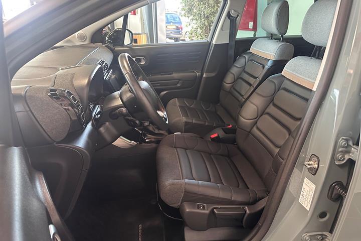 Grå Citroën C3 Aircross fra 2023