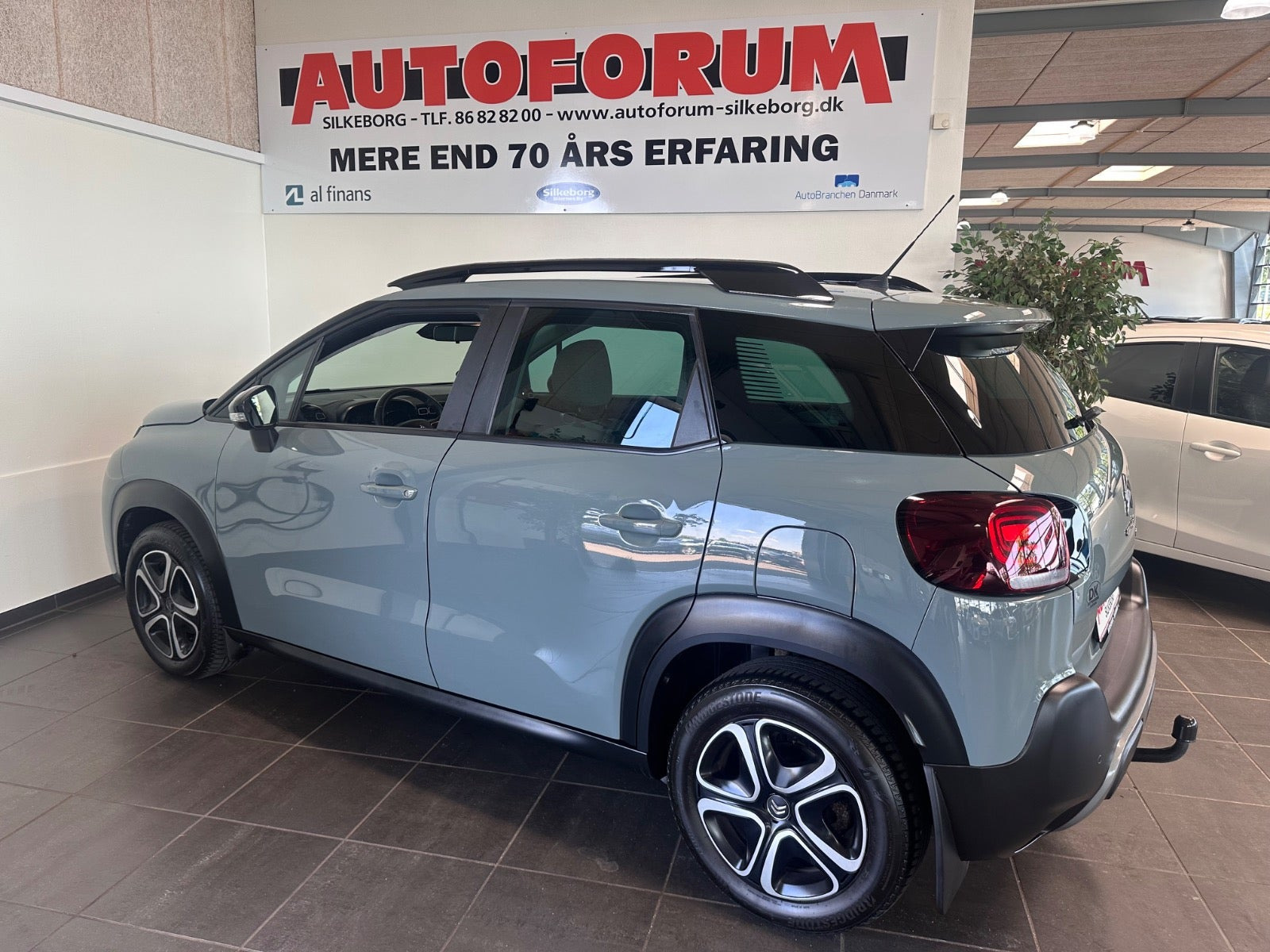 Grå Citroën C3 Aircross fra 2023