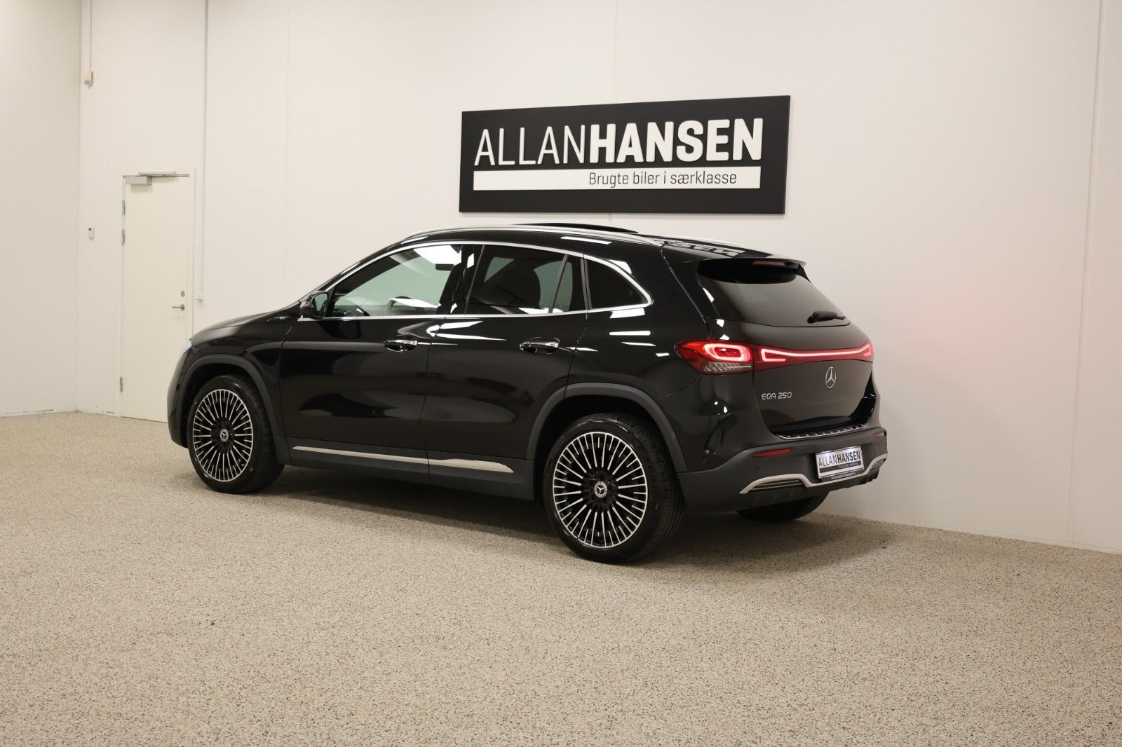 Sort Mercedes EQA250 fra 2021