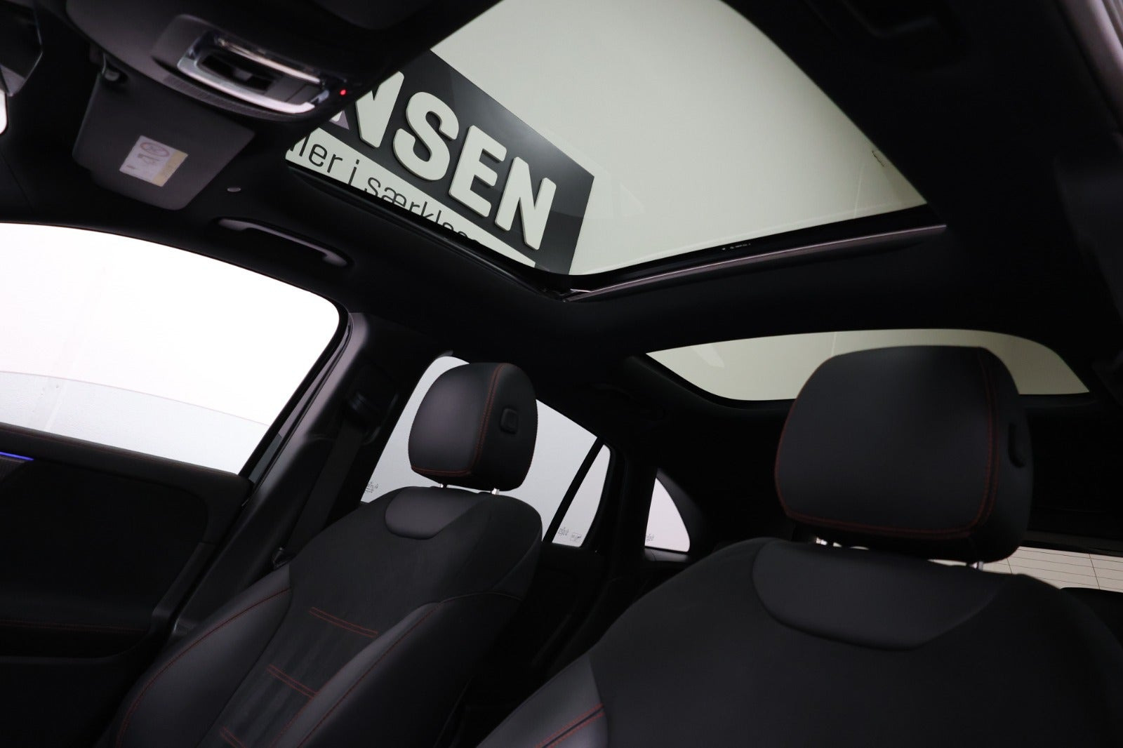 Sort Mercedes EQA250 fra 2021