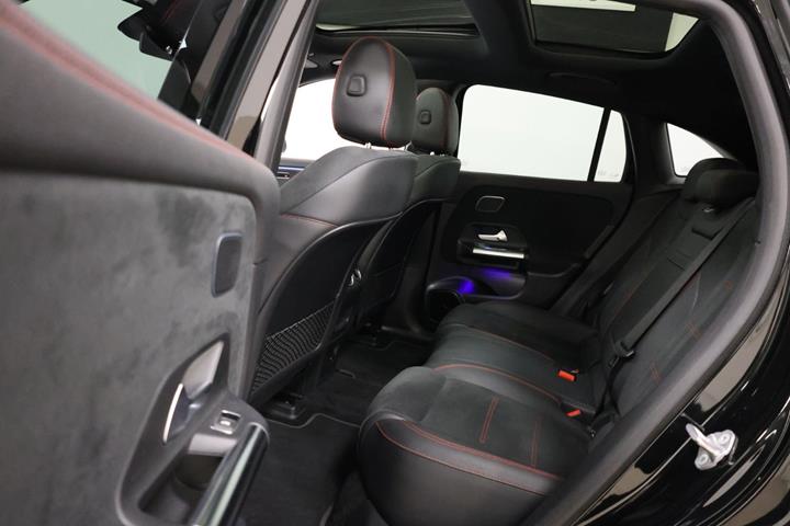 Sort Mercedes EQA250 fra 2021