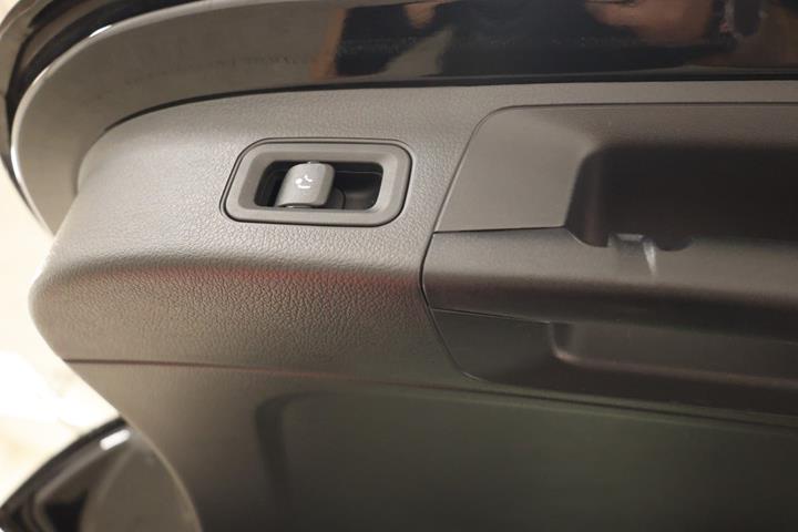 Sort Mercedes EQA250 fra 2021
