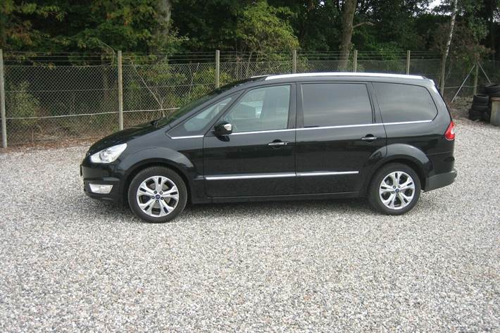 Sort Ford Galaxy fra 2014