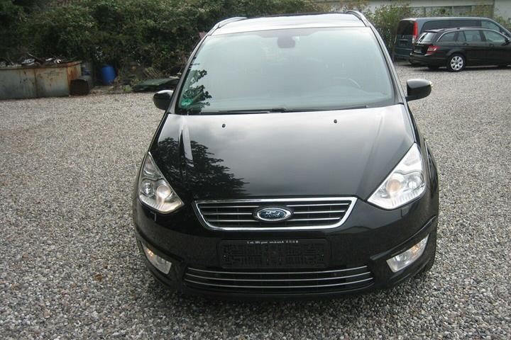 Sort Ford Galaxy fra 2014