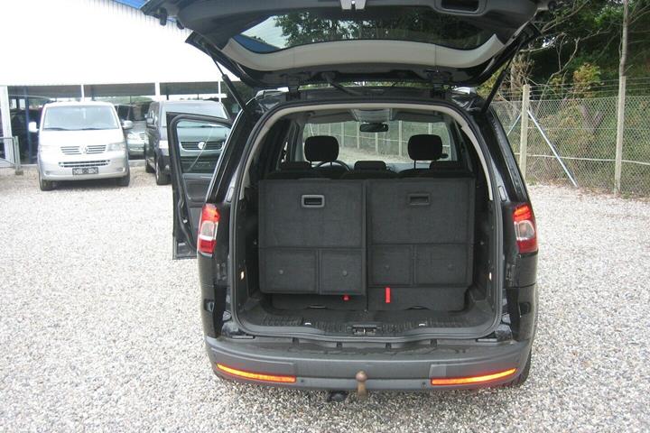 Sort Ford Galaxy fra 2014
