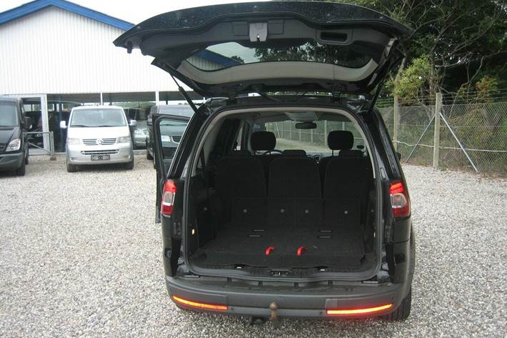 Sort Ford Galaxy fra 2014
