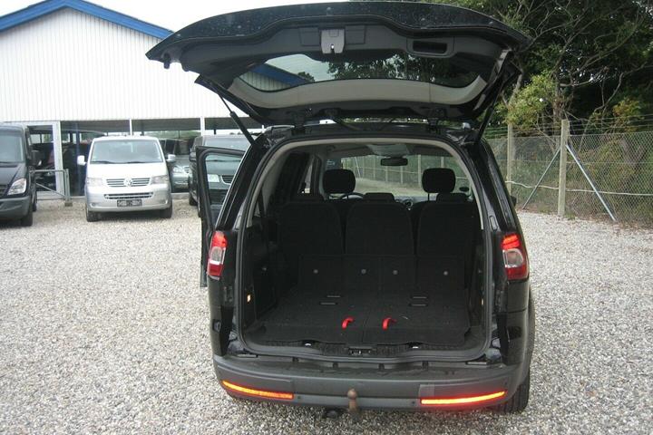 Sort Ford Galaxy fra 2014