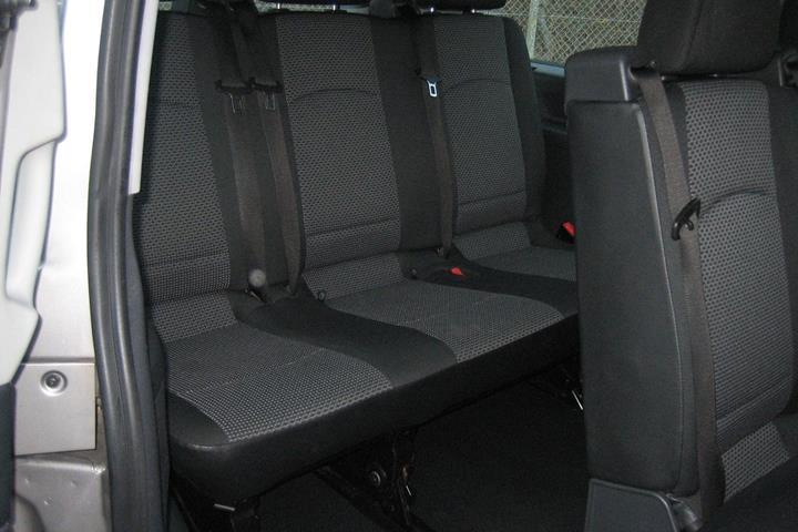 Orange Mercedes Vito 116 fra 2013