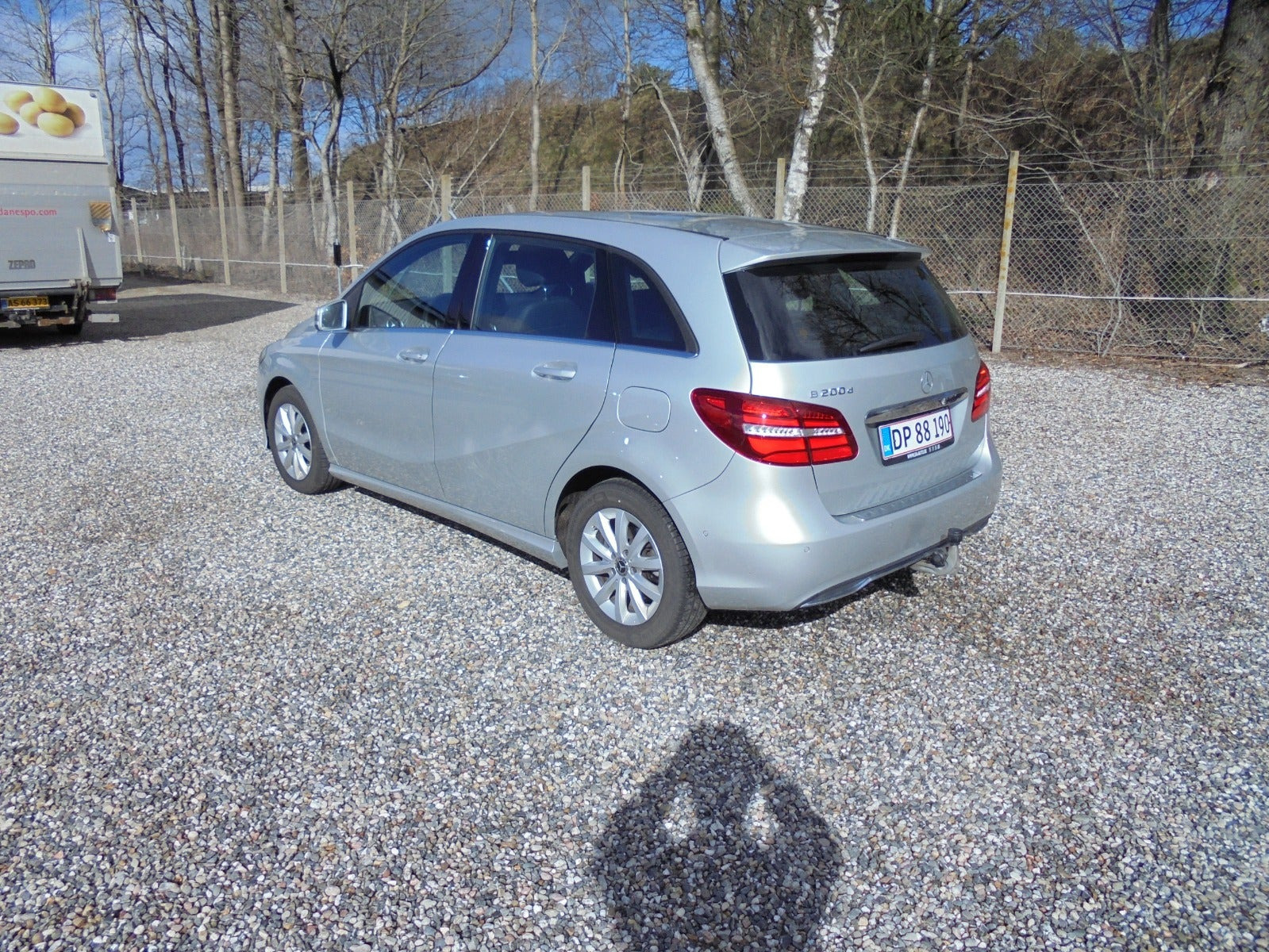 Sølv Mercedes B200 d fra 2017