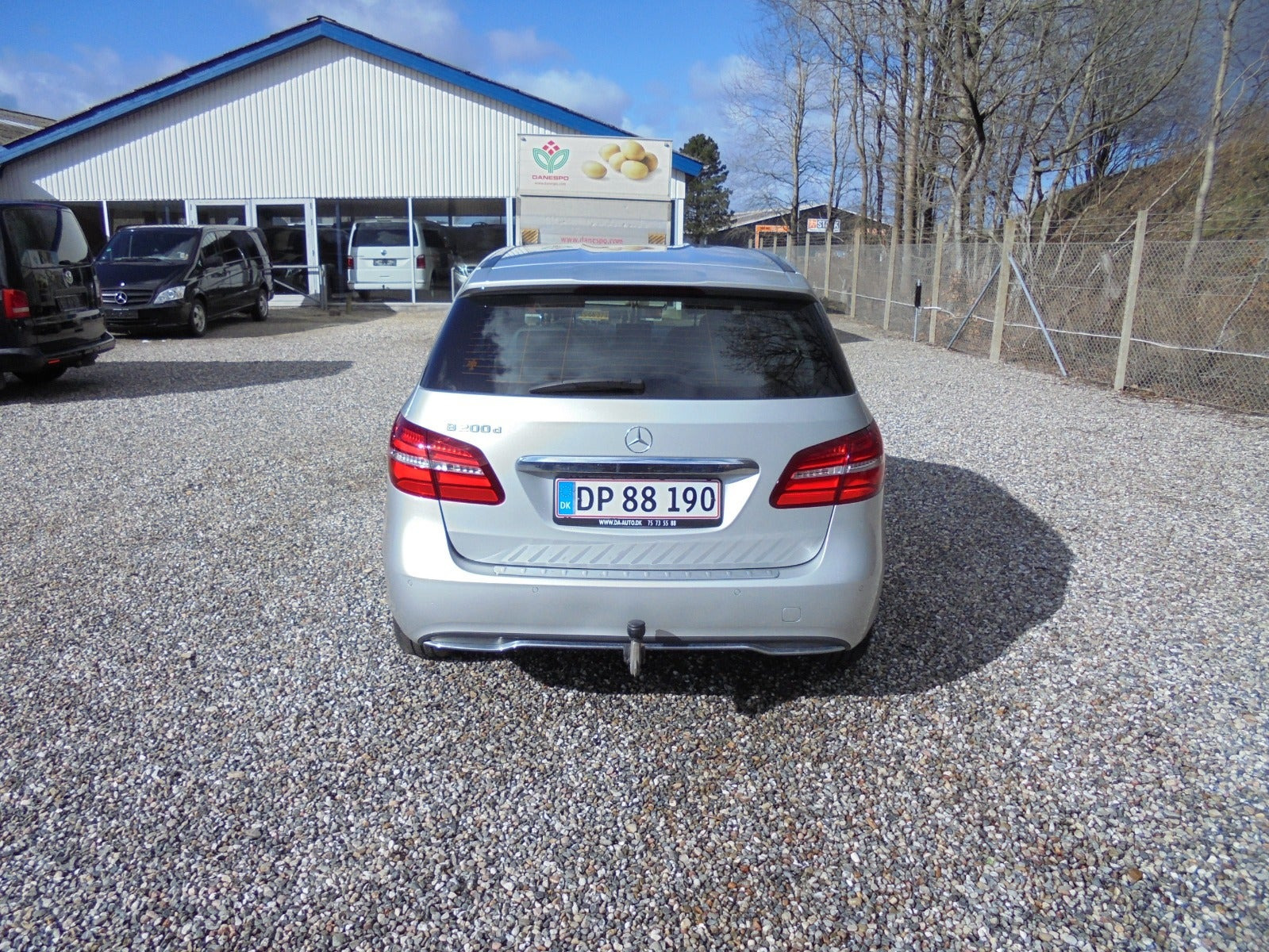 Sølv Mercedes B200 d fra 2017