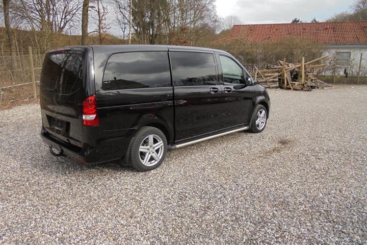 Sort Mercedes V250 d fra 2017