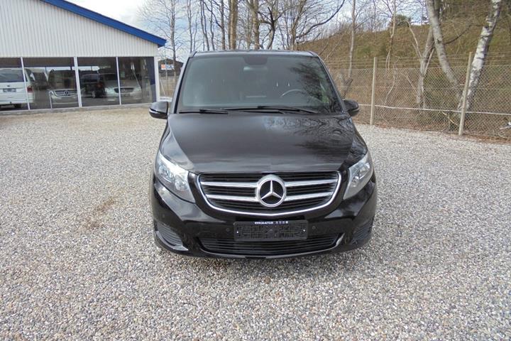 Sort Mercedes V250 d fra 2017