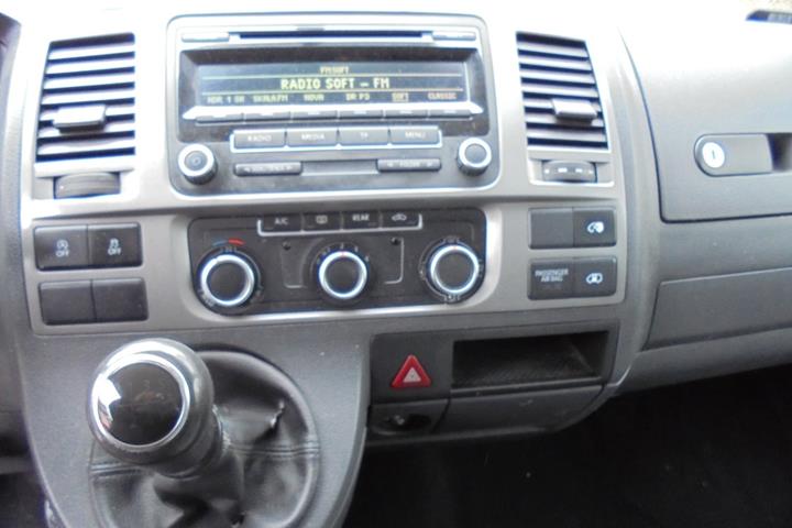Sølv VW Caravelle fra 2014