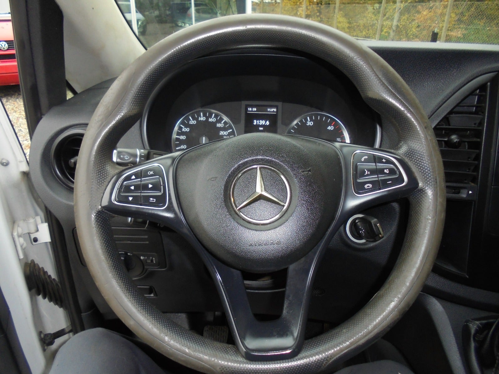 Hvid Mercedes Vito 116 fra 2017