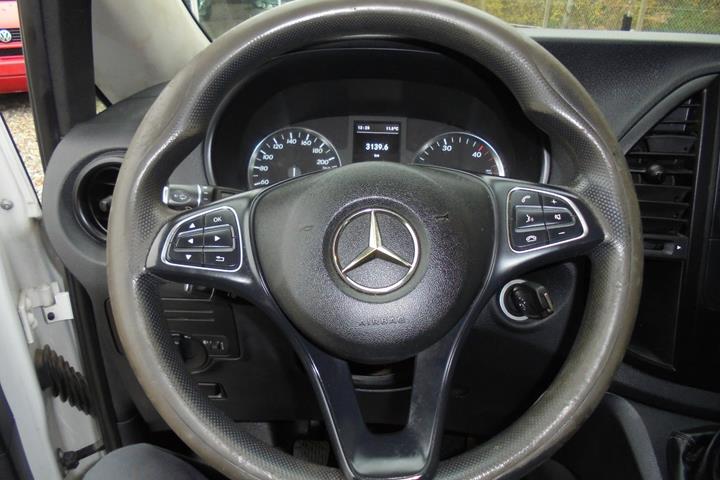 Hvid Mercedes Vito 116 fra 2017